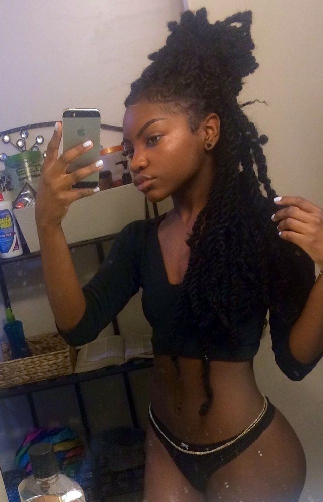 644px x 1000px - Nude and topless mirror selfies from ebony teens... Pic #5