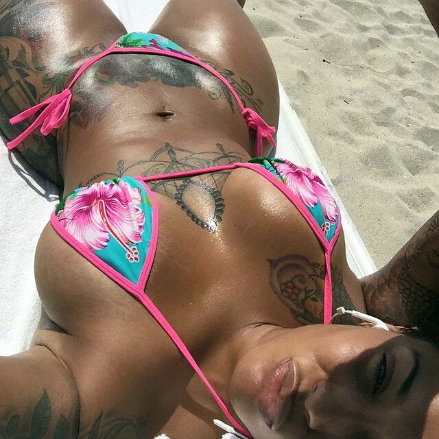 640px x 640px - Images: Sexy tattooed ebony wife on...